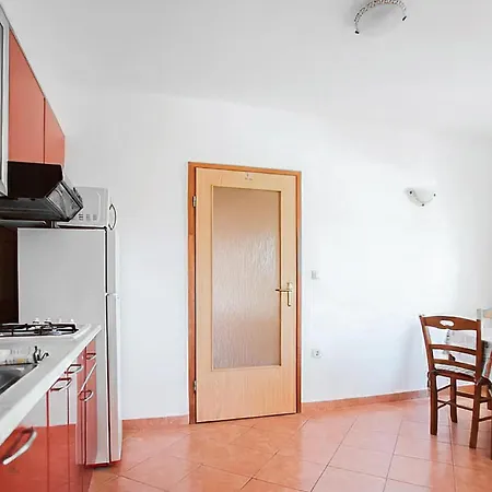 Awesome In With House Sea View Apartament